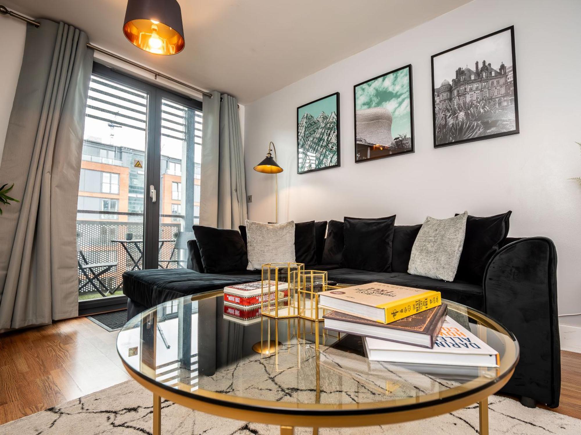Апартаменты Amazing New Arcadian Centre - 1Bdr - Balcony & Parking Бирмингем Экстерьер фото